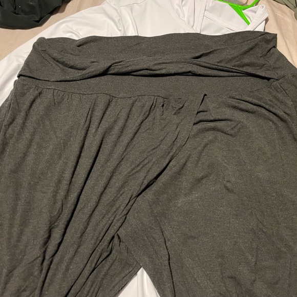 Athleta 3x Heather grey release Yoga pants - Picture 6 of 7